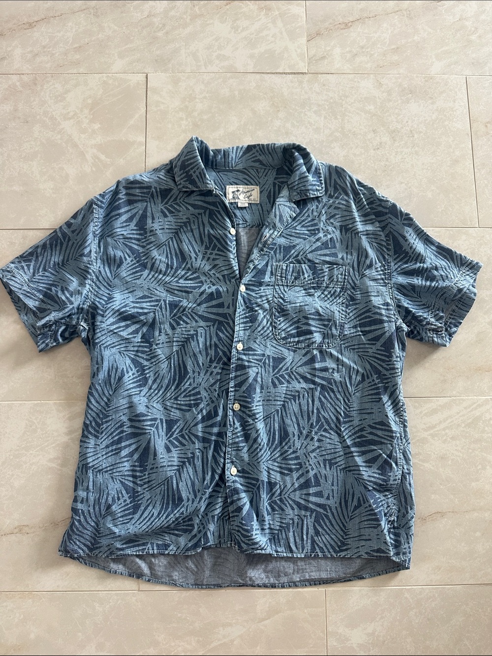 American Eagle Outfitters Blue Palm-Print Short Sleeve Button-Down Shirt